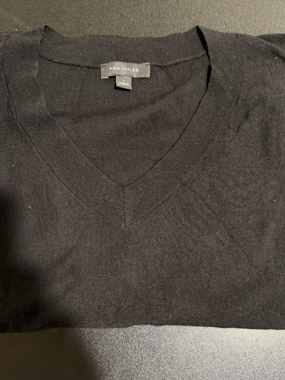 Ann Taylor Women's Short Sleeve V-Neck Sweater, Black Size L NWOT